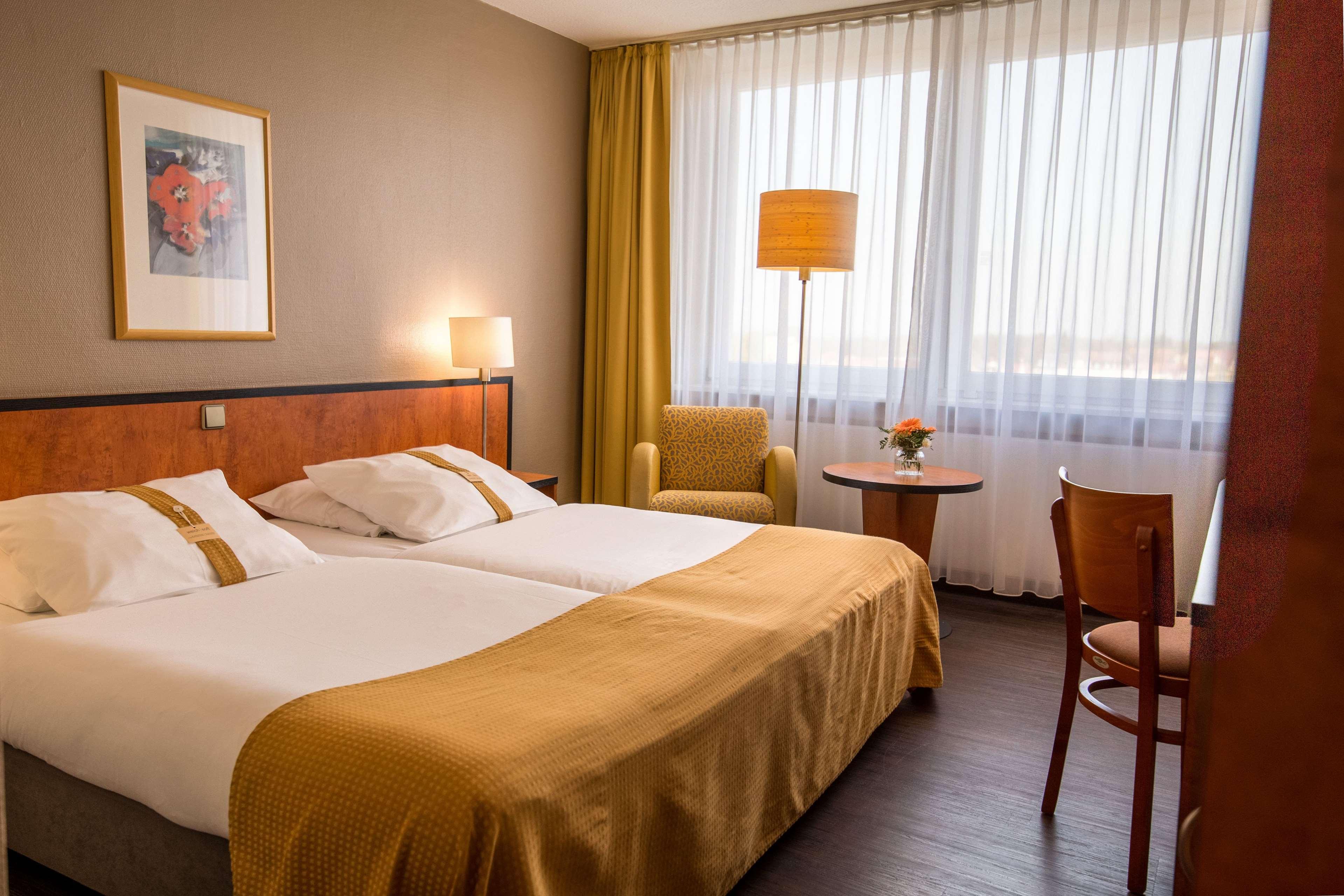 Best Western Plus Hotel เบาท์เซน ภายนอก รูปภาพ