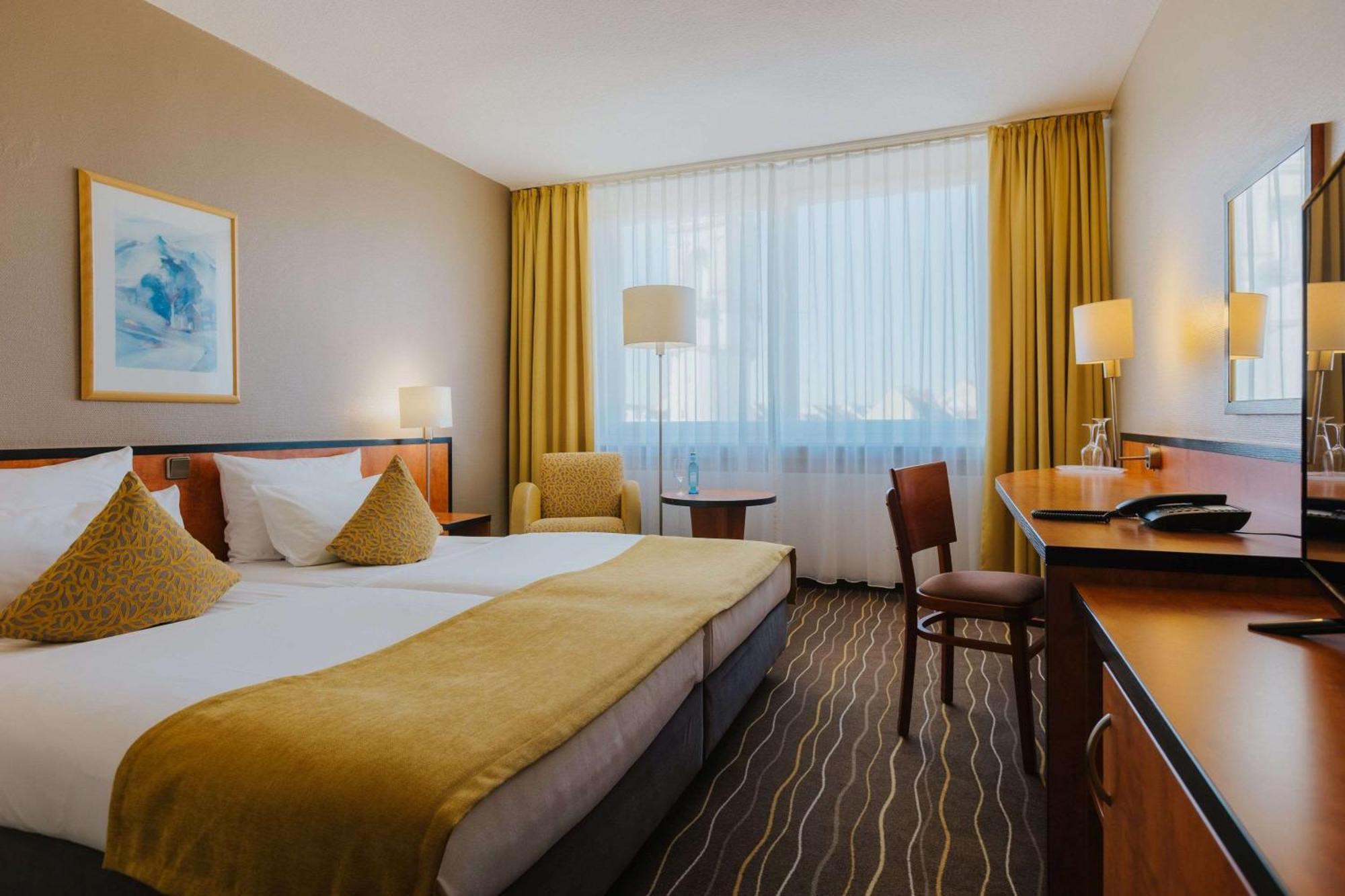 Best Western Plus Hotel เบาท์เซน ภายนอก รูปภาพ