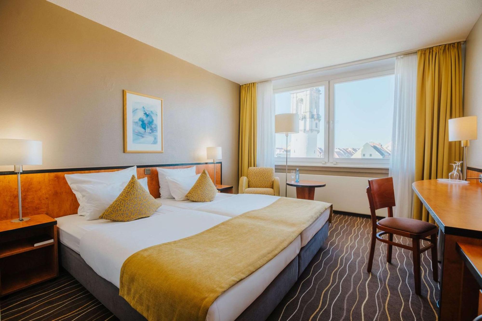Best Western Plus Hotel เบาท์เซน ภายนอก รูปภาพ
